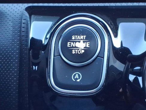 Used 2020 Mercedes-Benz CLA 250 w/ Premium Package image 25