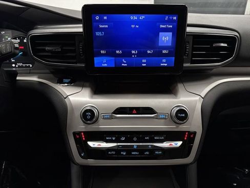 Used 2023 Ford Explorer XLT w/ Equipment Group 202A image 9