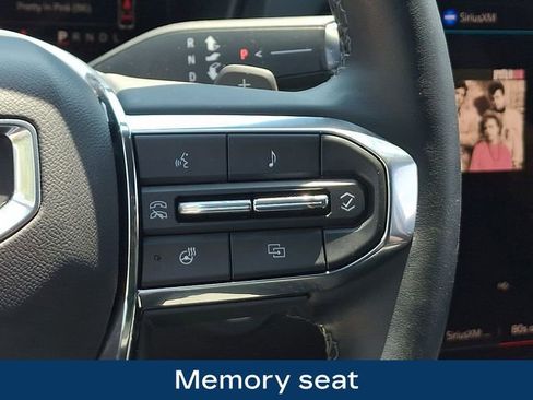 Used 2025 GMC Terrain Elevation w/ Technology Package II AWD/4WD image 8