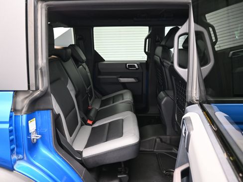 Used 2023 Ford Bronco Black Diamond AWD/4WD image 12