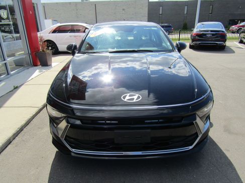 Used 2025 Hyundai Sonata SEL FWD image 3