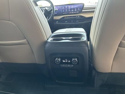 Used 2025 Buick Enclave Preferred w/ Super Cruise Package FWD image 22