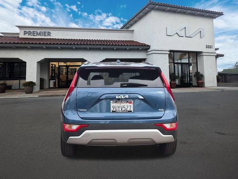Used 2025 Kia Niro EX FWD image 7