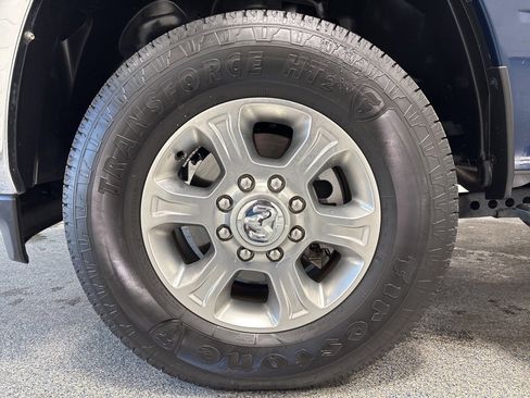 Used 2024 RAM 2500 Big Horn w/ Bed Utility Group image 38