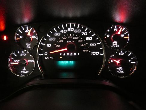 Used 2024 Chevrolet Express 2500 w/ Driver Convenience Package image 16