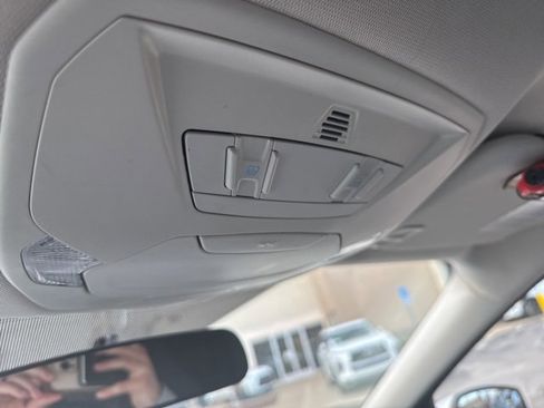 Used 2017 Ford Escape SE w/ Equipment Group 201A image 17