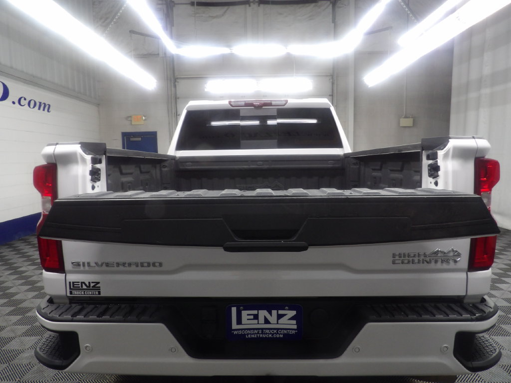 Used 2024 Chevrolet Silverado 2500 High Country w/ High Country Premium Package AWD/4WD image 40