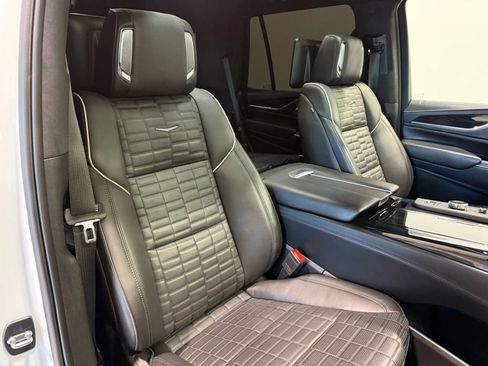 Used 2023 Cadillac Escalade V image 30