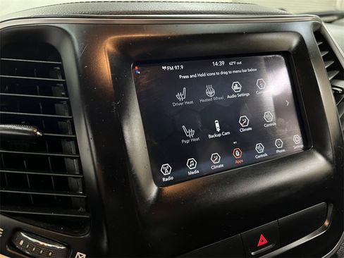 Used 2020 Jeep Cherokee Latitude w/ Cold Weather Group image 20