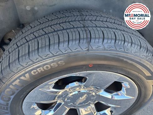 Used 2015 Chevrolet Tahoe LTZ AWD/4WD image 14