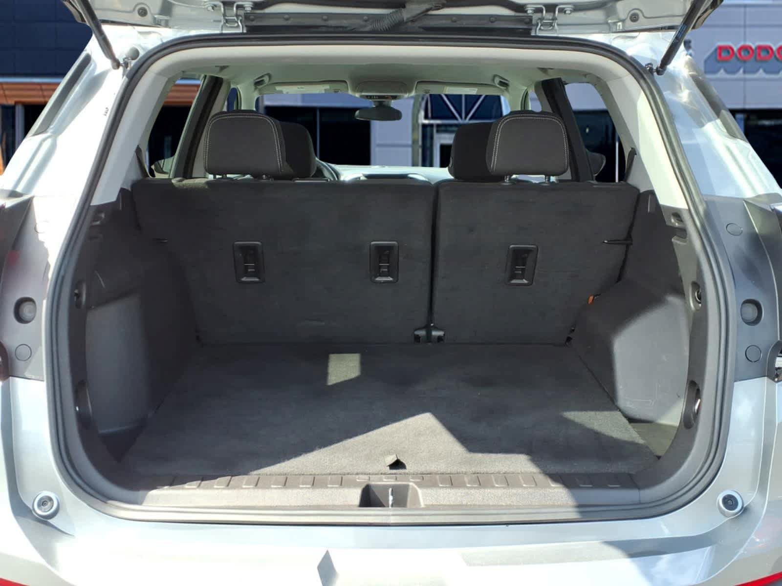 Used 2024 GMC Terrain SLE AWD/4WD image 6