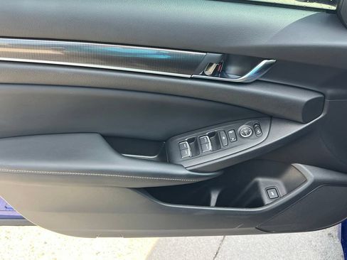 Used 2018 Honda Accord Sport image 10