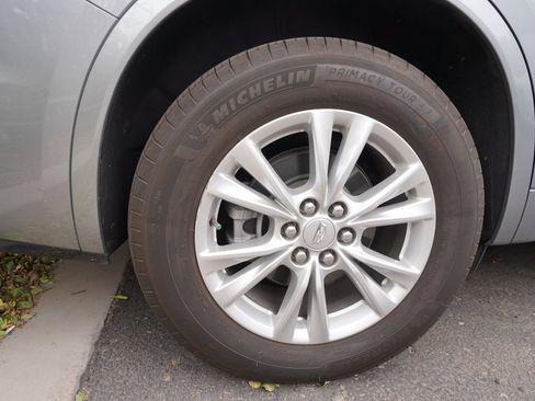 Certified 2025 Cadillac XT6 Luxury FWD image 6