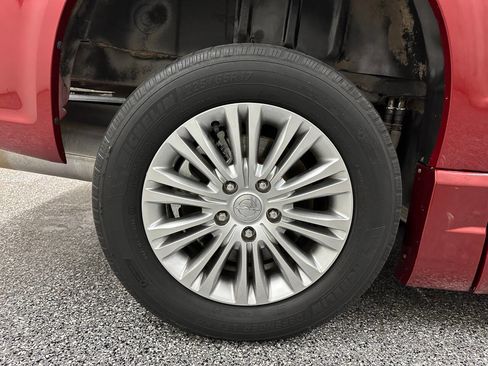 Used 2015 Chrysler Town & Country Touring-L w/ Driver Convenience Group image 28