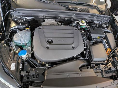 New 2026 Volvo XC40 B4 Core w/ Climate Package image 19