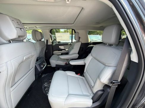 New 2027 Ford Expedition Active AWD/4WD image 13