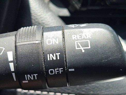 Used 2021 Toyota RAV4 XLE Premium FWD image 8