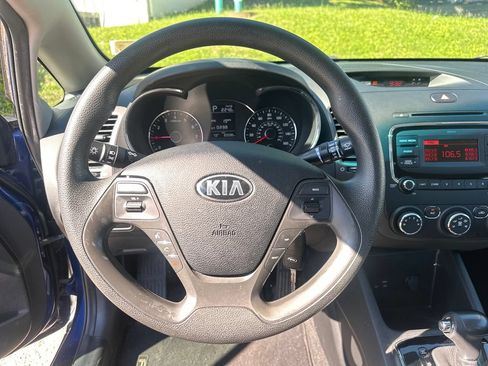Used 2017 Kia Forte LX FWD image 11