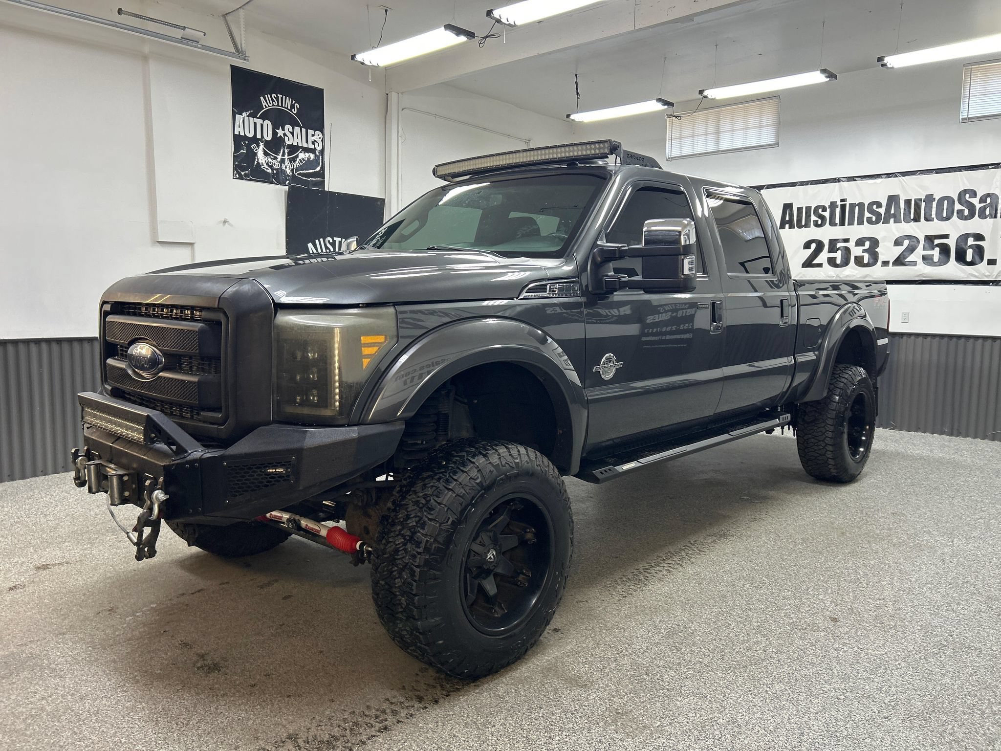 Used 2016 Ford F350 Lariat w/ Lariat Ultimate Package AWD/4WD image 3