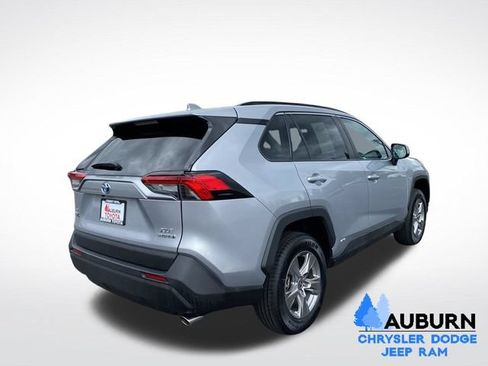 Used 2024 Toyota RAV4 XLE AWD/4WD image 8