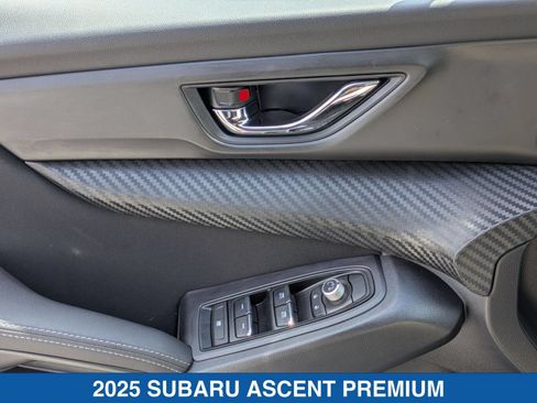 Used 2025 Subaru Ascent Premium AWD/4WD image 13