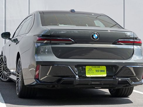 Used 2026 BMW 740i w/ Premium Package RWD image 6