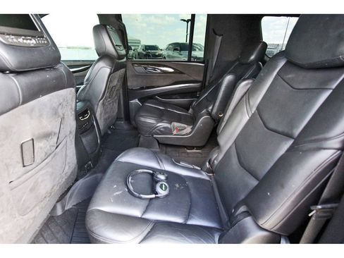Used 2018 Cadillac Escalade ESV Platinum AWD/4WD image 7