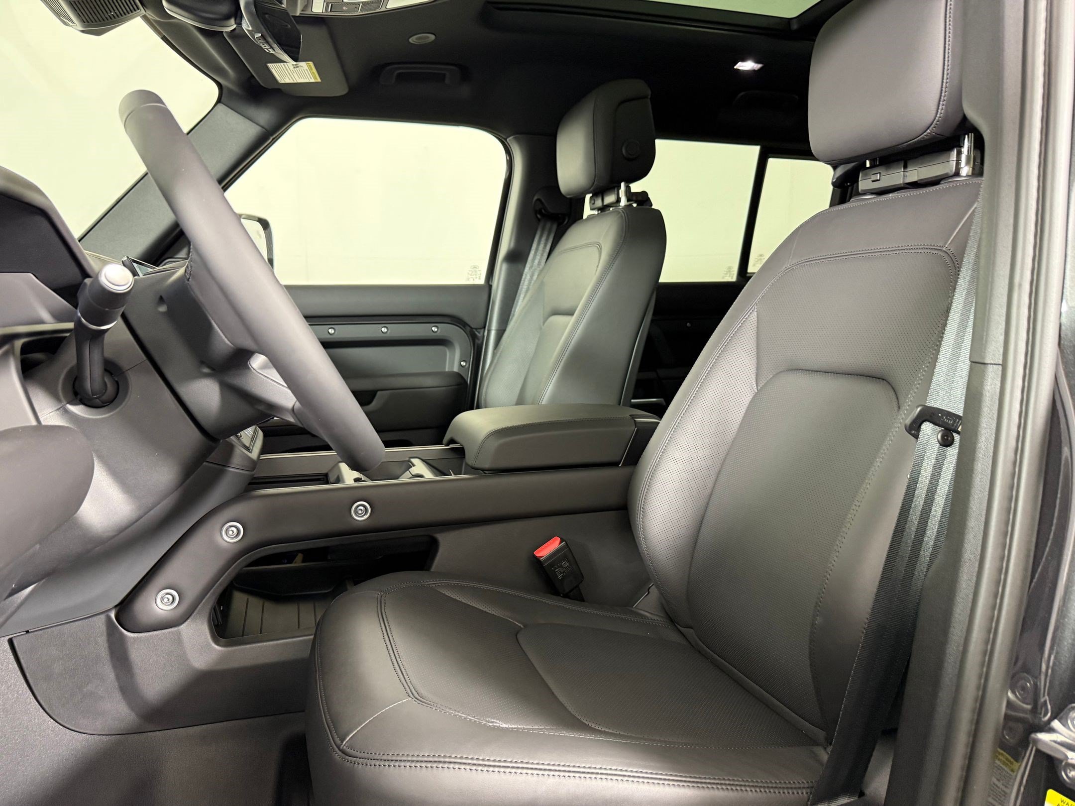New 2026 Land Rover Defender 110 S AWD/4WD image 5