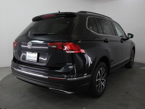 Used 2020 Volkswagen Tiguan SE FWD image 9