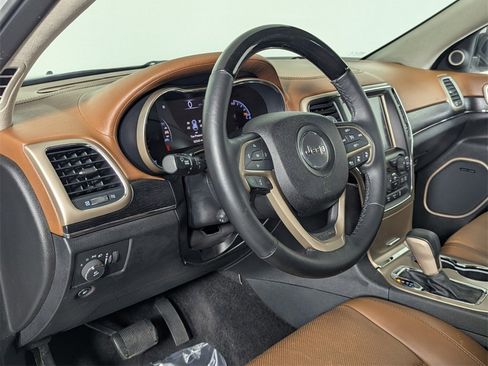 Used 2016 Jeep Grand Cherokee Summit w/ Premium Plus Apperance Group image 11