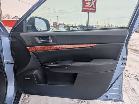 Used 2011 Subaru Outback 2.5i Limited image 22