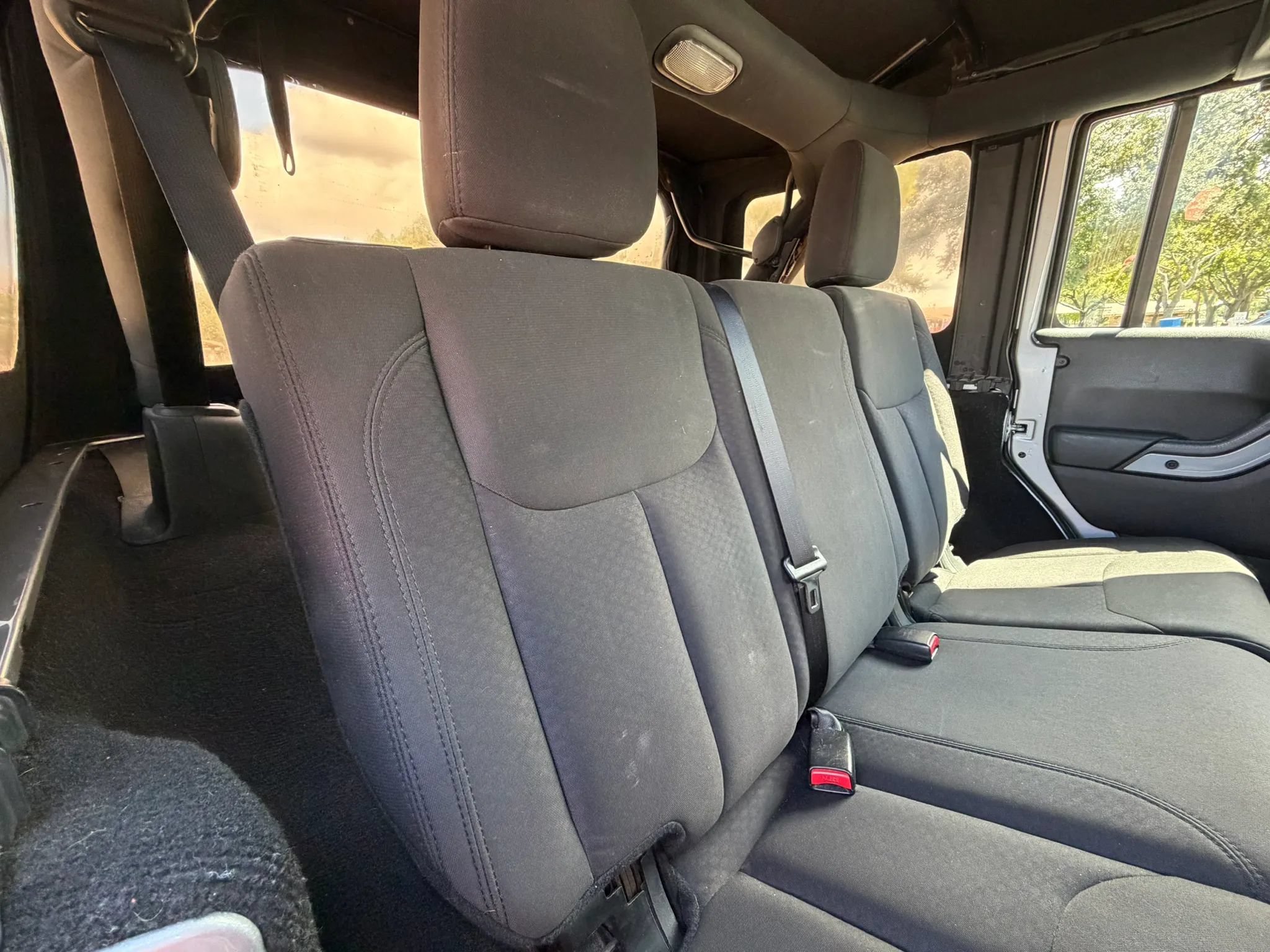 Used 2016 Jeep Wrangler Unlimited Sport w/ Connectivity Group AWD/4WD image 19