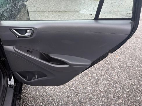 Used 2019 Hyundai Ioniq Electric FWD image 18