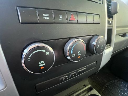 Used 2011 RAM 1500 Classic SLT RWD image 24