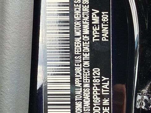 Used 2023 Jeep Renegade Limited image 38