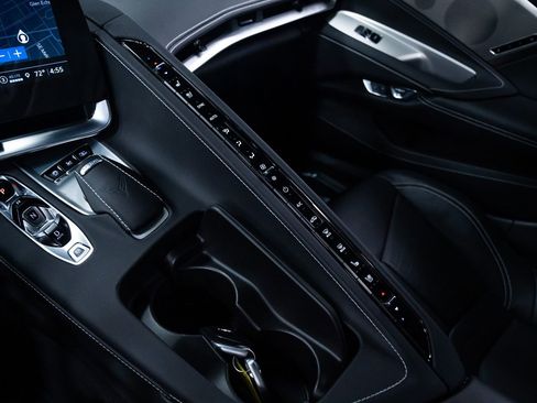 Used 2021 Chevrolet Corvette Stingray Preferred Conv w/ Z51 Performance Package RWD image 15