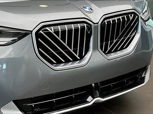 Used 2025 BMW X3 xDrive30i w/ Premium Package image 33