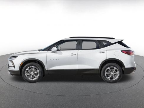 Used 2026 Chevrolet Blazer LT FWD image 3