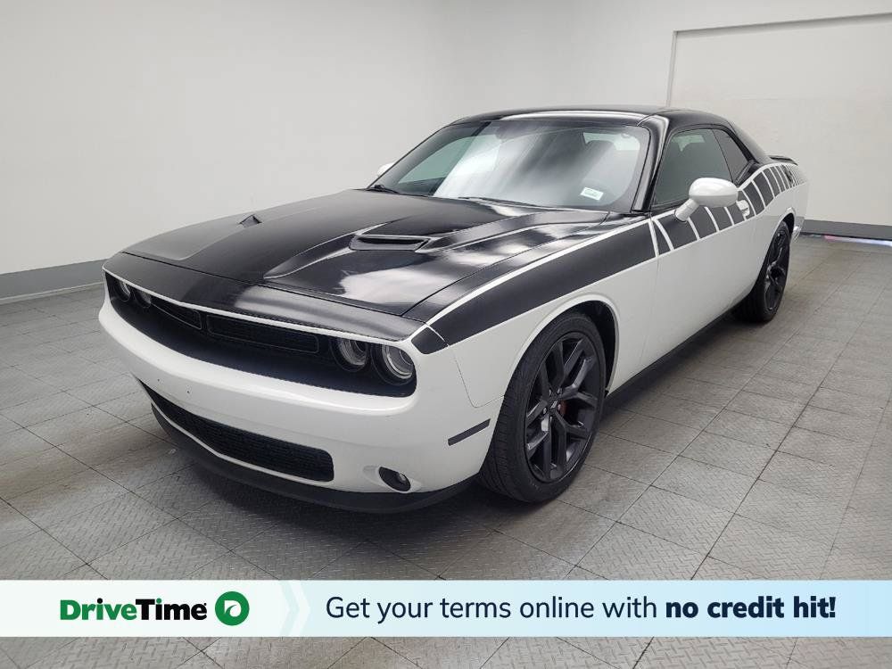 Used 2019 Dodge Challenger SXT w/ Blacktop Package RWD image 1