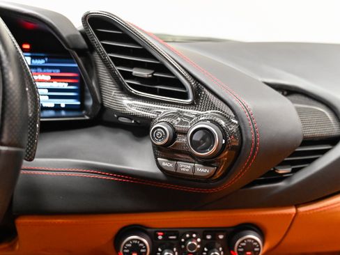 Used 2018 Ferrari 488 GTB RWD image 36