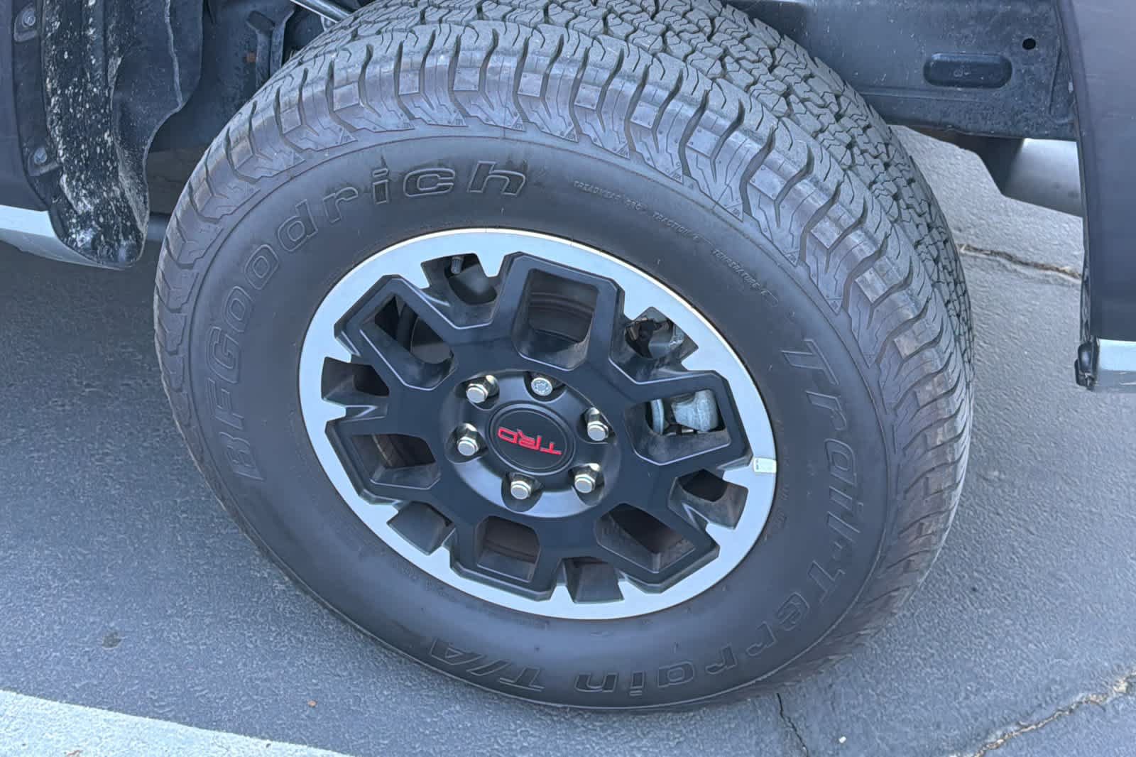 Used 2024 Toyota Tacoma TRD Off-Road w/ TRD Off Road Upgrade Package AWD/4WD image 18