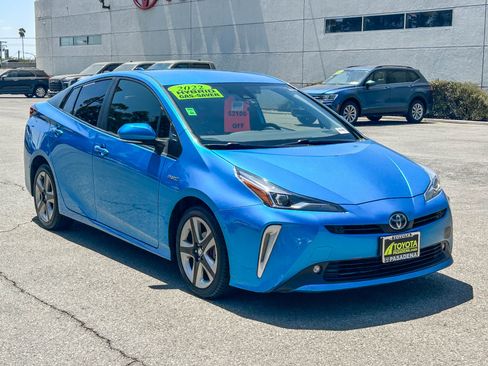 Used 2022 Toyota Prius XLE FWD image 3