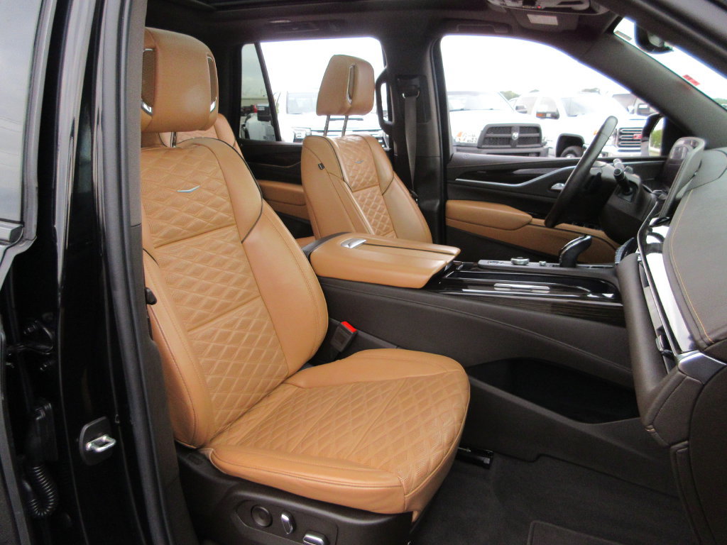 Certified 2022 Cadillac Escalade Sport w/ Touring Package AWD/4WD image 23