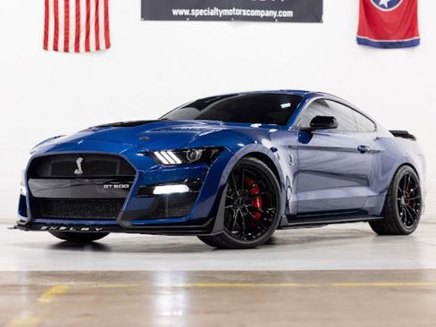 Used 2022 Ford Mustang Shelby GT500 w/ Carbon Fiber Track Pack image 2