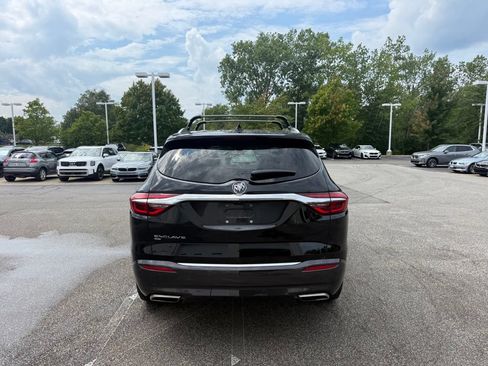 Used 2021 Buick Enclave Essence w/ Sound and Sites Package AWD/4WD image 4