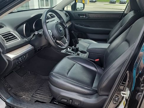 Used 2019 Subaru Outback 3.6R Limited AWD/4WD image 6