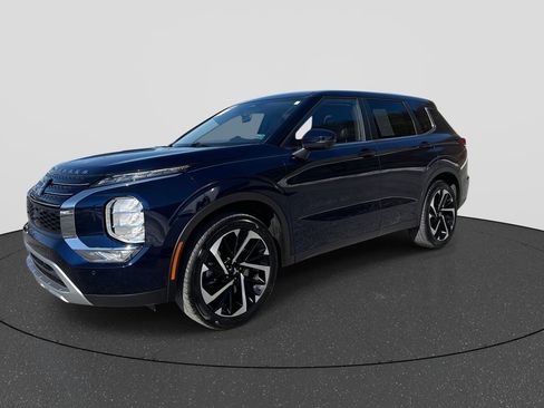 Used 2024 Mitsubishi Outlander SE image 10