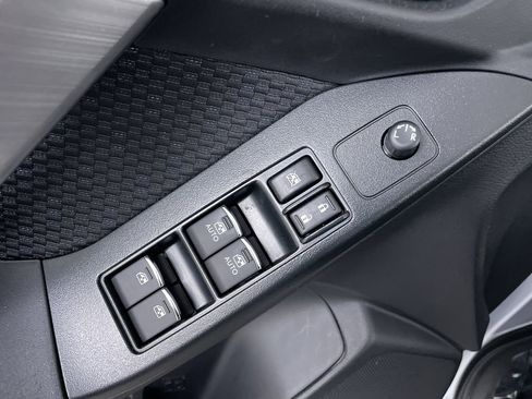 Used 2017 Subaru Forester 2.5i Premium image 11