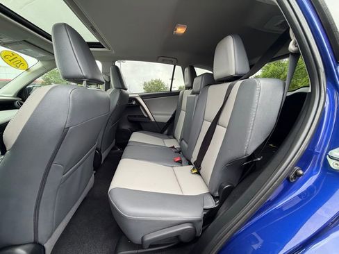Used 2015 Toyota RAV4 Limited AWD/4WD image 34