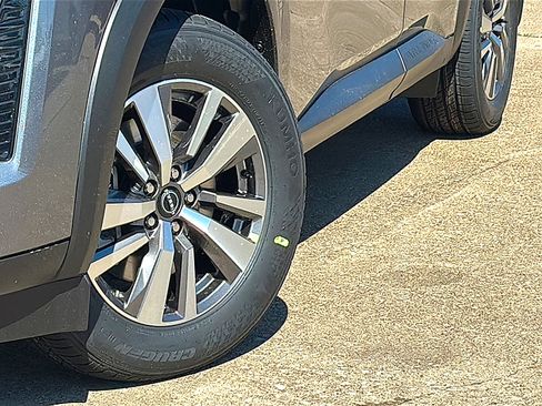 New 2026 Nissan Pathfinder SL image 3